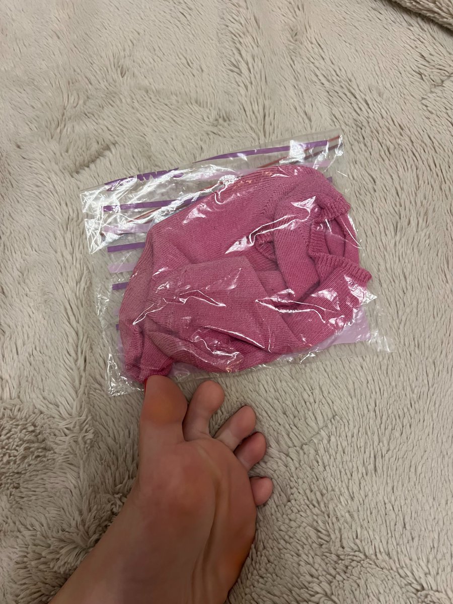 Packed and ready to travel to their new owner… 💋 Who’s next?🧦