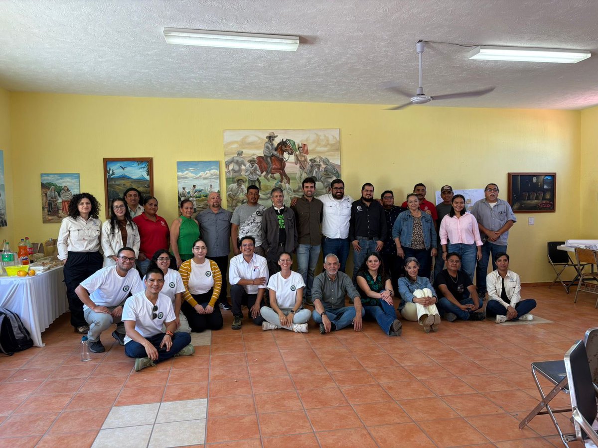 IMADESCOL's tweet photo. 🌿 Dimos seguimiento al Corredor Biológico Canoas–Manantlán en Zapotitlán de Vadillo.

Este esfuerzo conecta la Sierra de Manantlán con el Nevado de Colima, uniendo ecosistemas y comunidades entre Colima y Jalisco 🤝🌎

Conservar también es colaborar. https://t.co/FPReny0wua