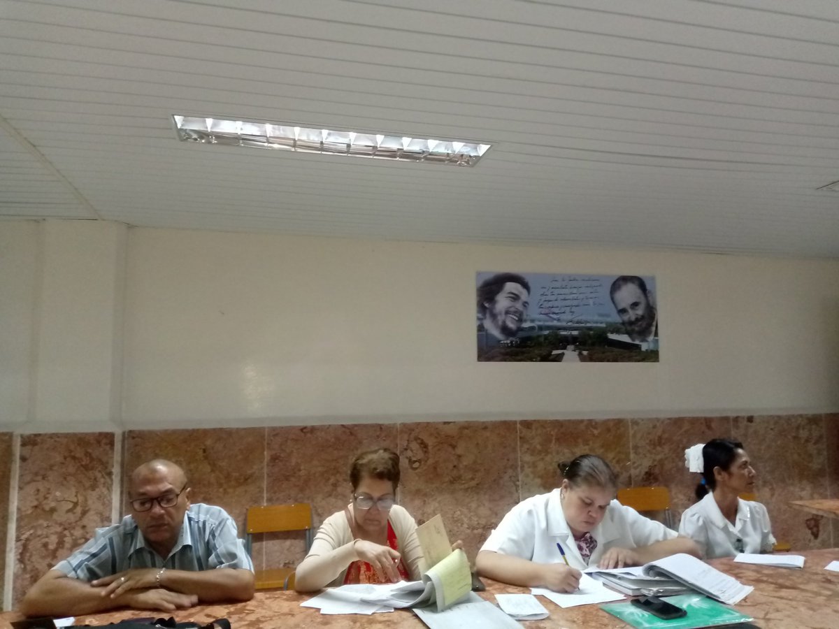 🏥En proceso: Reunión de Puntualización Semanal del Consejo de Dirección del #HospitalGuevara. Se aborda la implementación de las medidas de ahorro energético #CubaPorLaVida <a href="/MINSAPCuba/">Ministerio de Salud Pública de Cuba</a> <a href="/LorenzoOsbel/">Osbel Lorenzo</a> <a href="/YelenysLasTunas/">Yelenys Tornet Menéndez</a> <a href="/DtorDgsTunas/">Director General de Salud Las Tunas</a> <a href="/DirGestionTunas/">Directora de Gestión Sanitaria DGS Las Tunas</a> <a href="/marianela7772/">Marianela</a> <a href="/RoselloSoto/">Idania soto rosello</a>