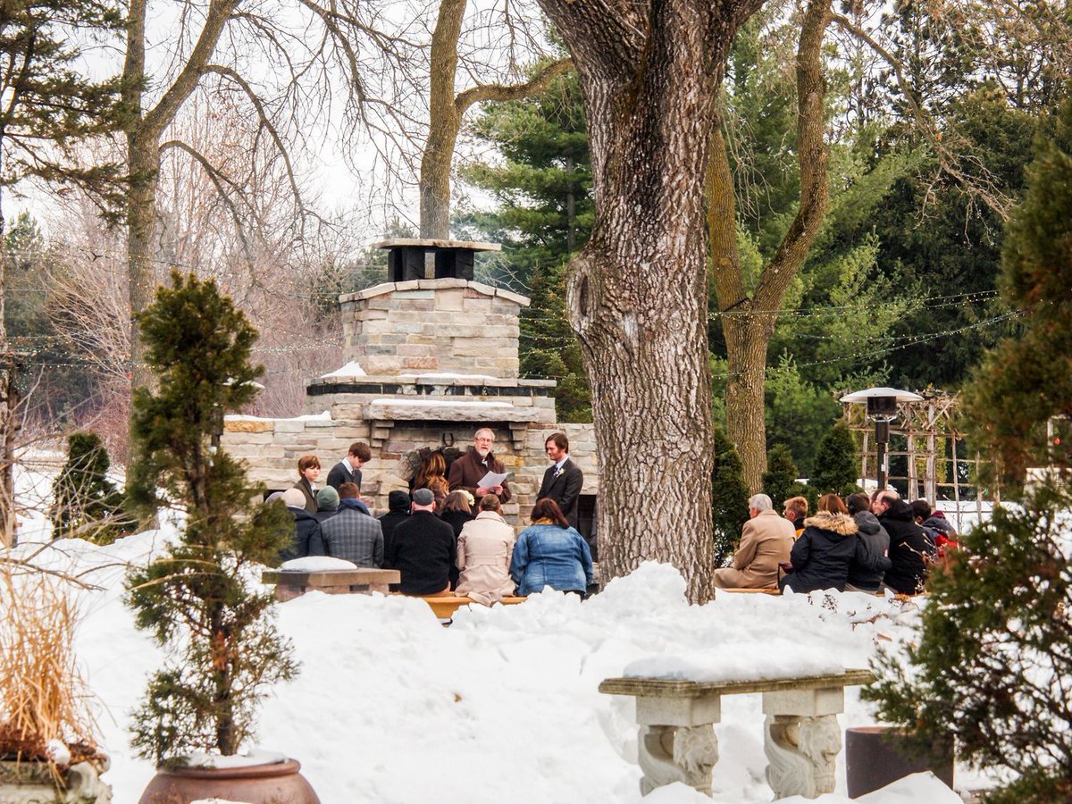 Winter wedding at The Gardens of Castle Rock - a Minnesota Wedding and Event Center -
📸 thegardensofcr #MNOutdoorWedding #MNWeddingFarmington #MNVenue #MNWeddingReception #OutdoorWeddings #MNWeddingCeremony buff.ly/sYuenAe