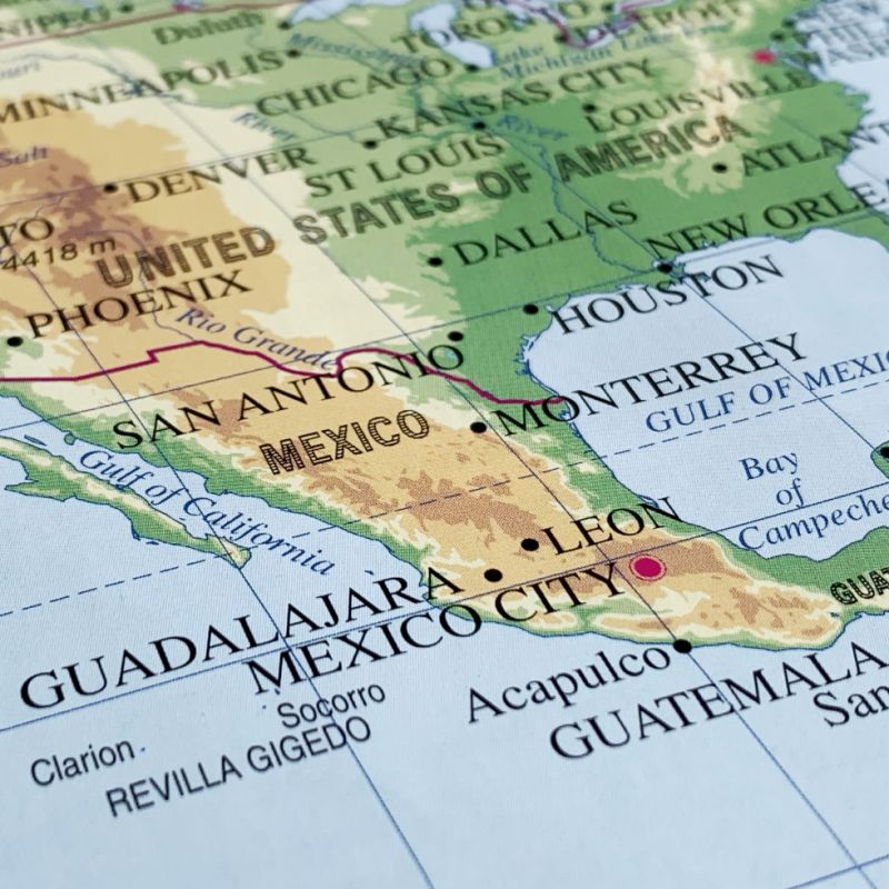 AssistAmericaLA's tweet photo. El aumento de las medidas de seguridad está interrumpiendo el transporte terrestre y aéreo en algunas partes de México, especialmente en el estado de Jalisco. Más información en https://t.co/S2hzgiToK3 https://t.co/LI3bQkWa8y