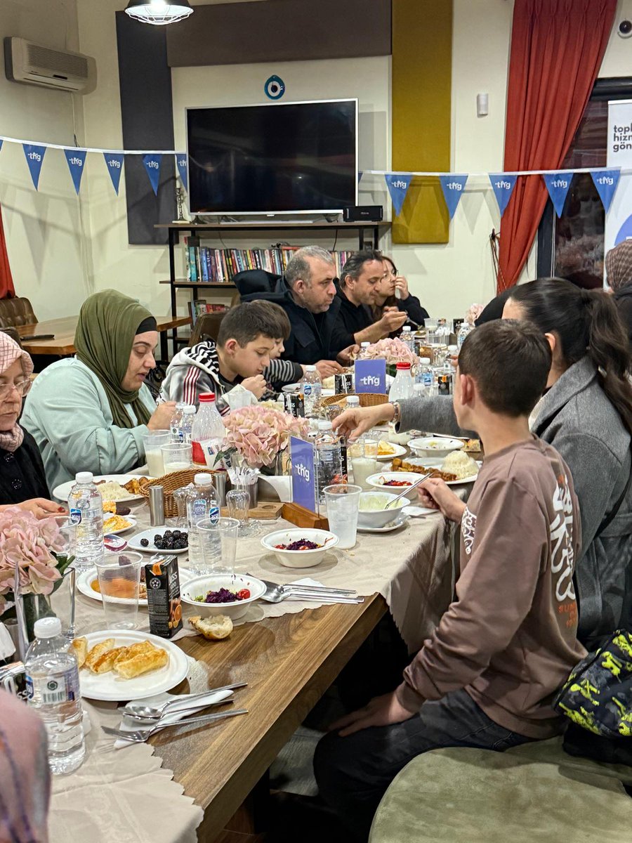 Topluma Hizmet Gönüllüleri Derneği’nin düzenlediği iftar programında ailelerimizle aynı sofrada buluşmanın huzurunu ve mutluluğunu yaşadık.

Bu anlamlı organizasyon için Topluma Hizmet Gönüllüleri Derneği’ne ve gönüllülerine  teşekkür ederiz.

El ele daha güçlüyüz