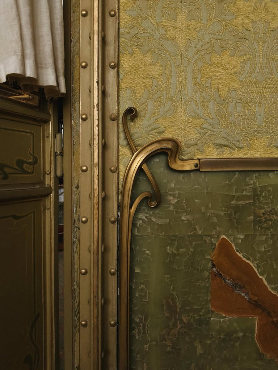 pamvonhadder's tweet photo. cool interior details https://t.co/Z4nwgNAwPa