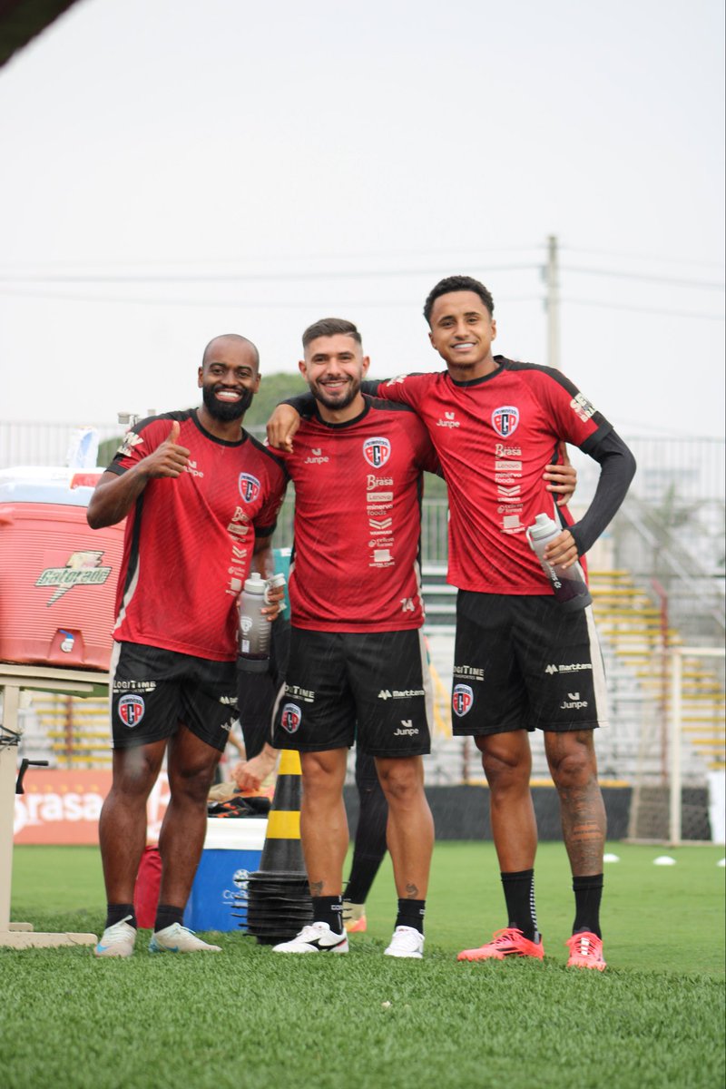primaverasaf's tweet photo. Nem a chuva para o Fantasma 👻👻
Treino finalizado e a preparação para a @copadobrasilcbf segue a todo vapor 🚀
#ecprimavera #primaverasaf #copadobrasil
📸 @giovanarandi | Primavera SAF https://t.co/u0sSUsvTaP