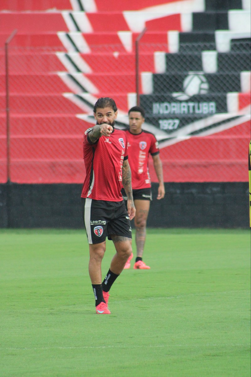 primaverasaf's tweet photo. Nem a chuva para o Fantasma 👻👻
Treino finalizado e a preparação para a @copadobrasilcbf segue a todo vapor 🚀
#ecprimavera #primaverasaf #copadobrasil
📸 @giovanarandi | Primavera SAF https://t.co/u0sSUsvTaP