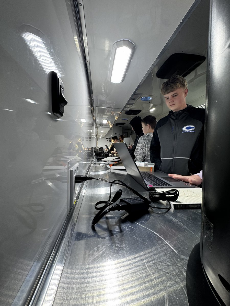 Independence CC tweet media