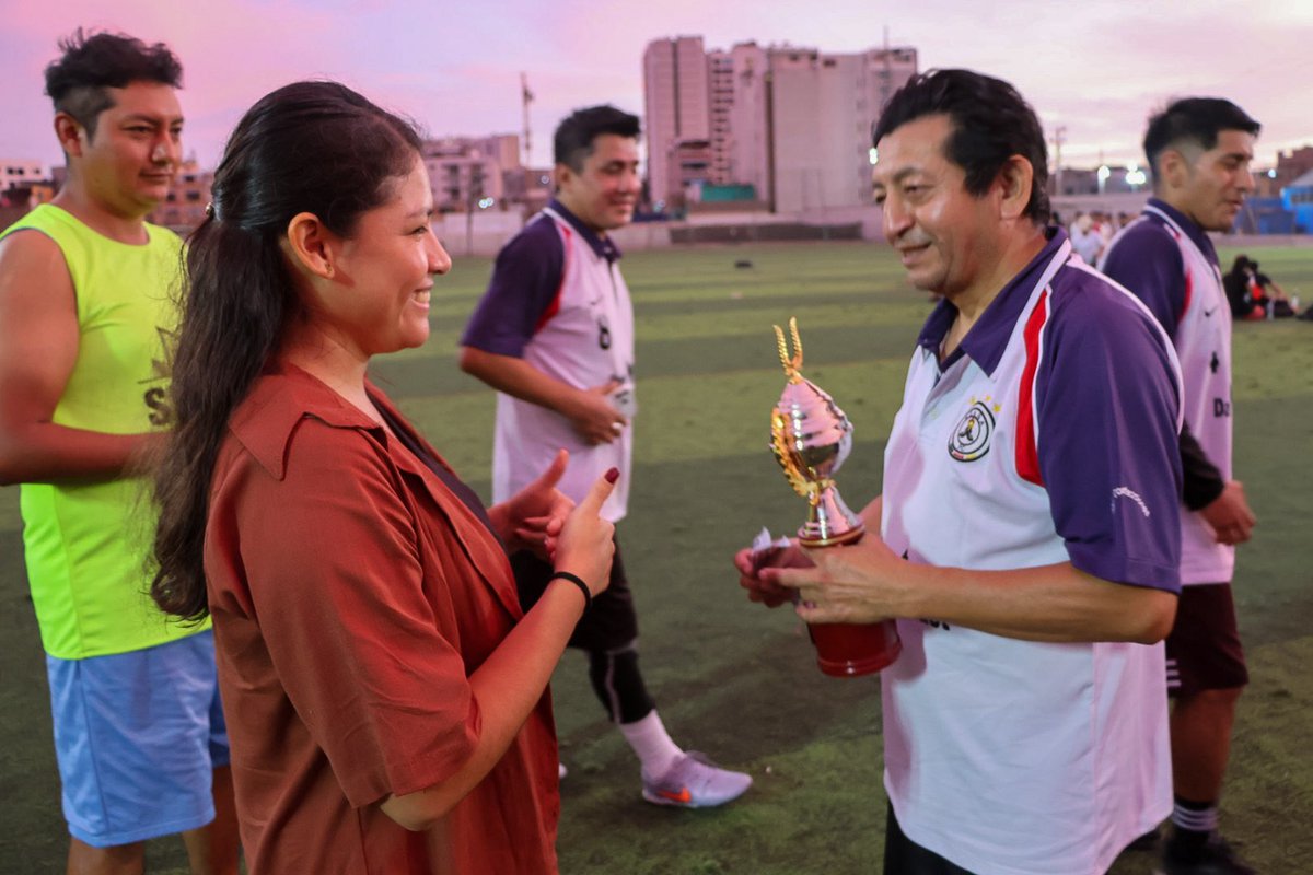 Adelante Pueblo Unido tweet media