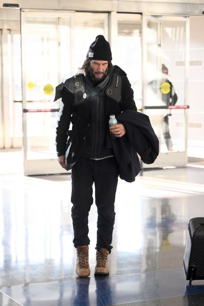 Keanu Reeves (@keanureeveskrv) on Twitter photo 