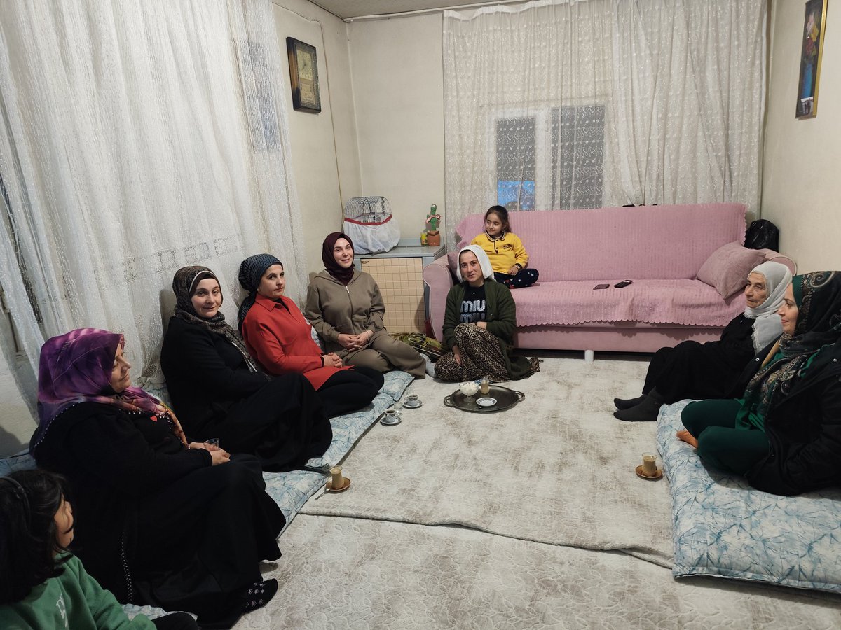 🌙Ramazan Paylaşmaktır;

Sevgi paylaşıldıkça çoğalır✨💫

Kadın Kolları Başkanımız Sn. Esra Karadaş, yönetim kurulu üyelerimiz ile birlikte "Doğantekin Ailesine"misafir oldu.

“Aynı duaya amin demenin bereketini paylaştık.”