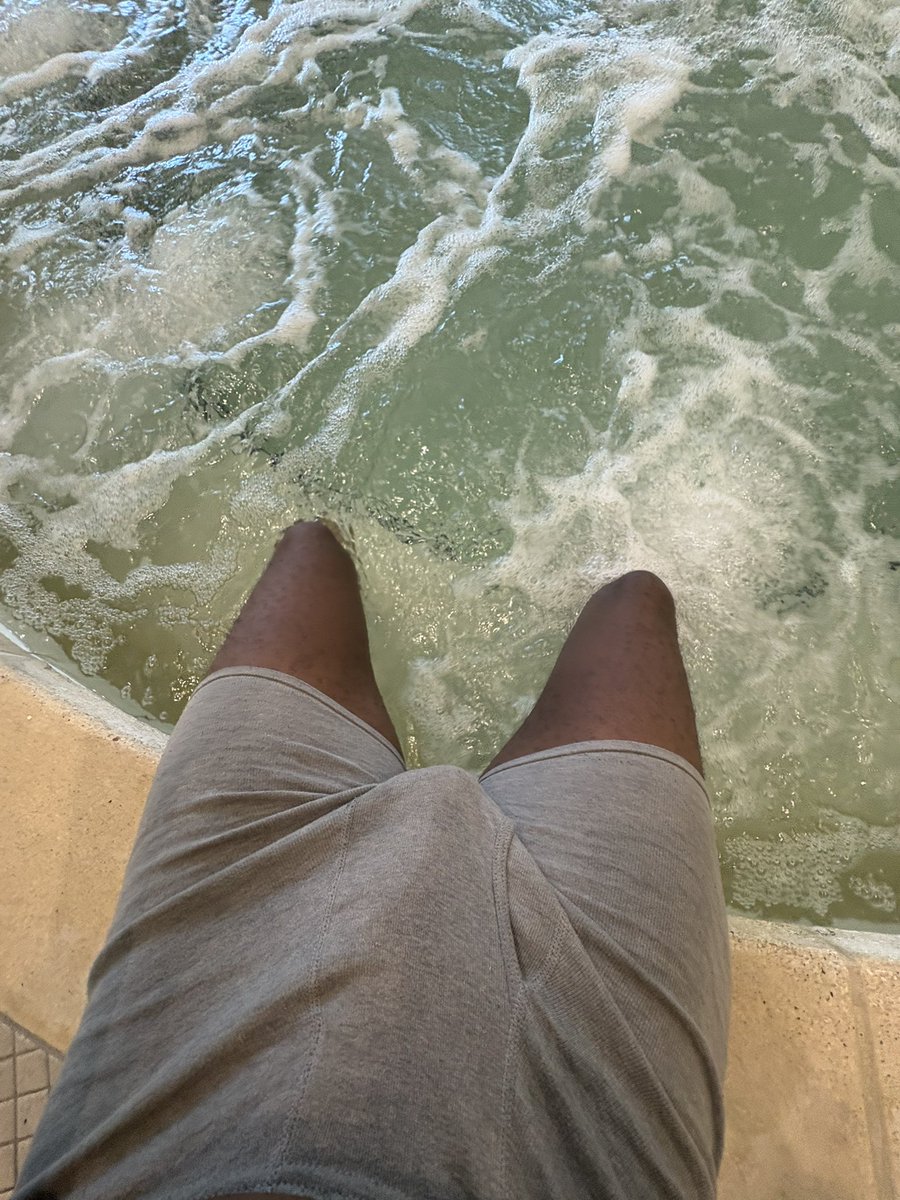 xxshoooo's tweet photo. Hot tubs are no fun when there aren’t other dicks around https://t.co/swNLSlx9YM