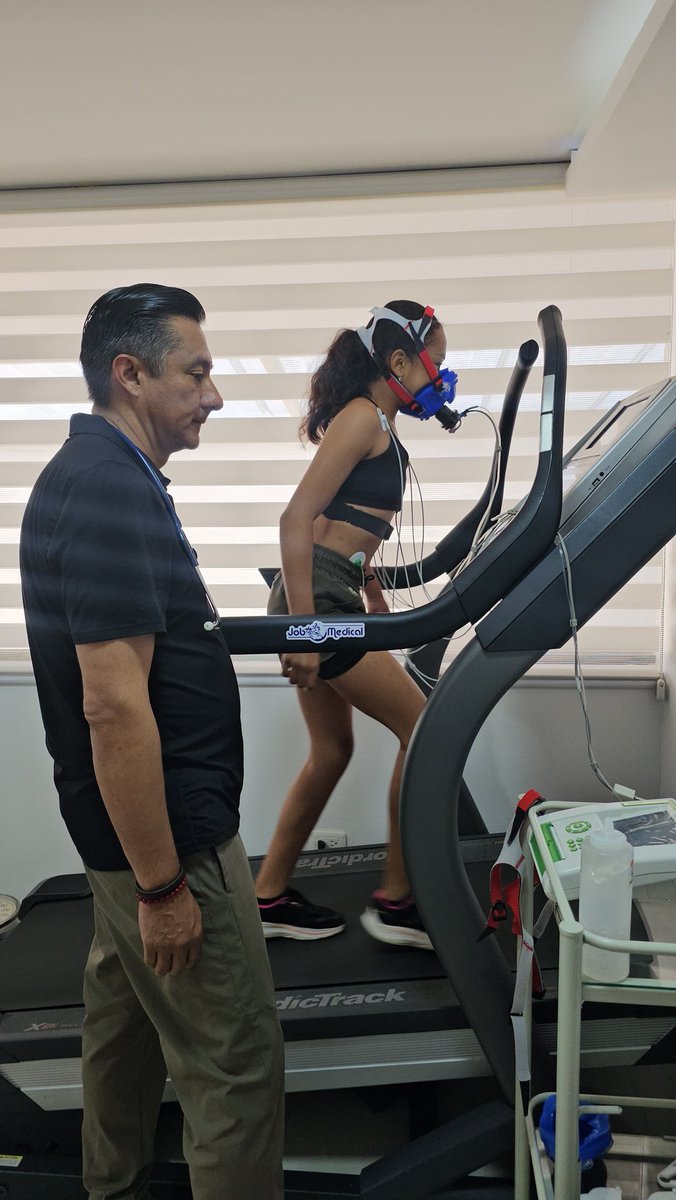 JOBMEDICAL1's tweet photo. Evaluación Médica deportiva mide  fuerza resistencia flexibilidad velocidad composición corporal para determinar el estado de forma física mejorar entrenamiento prevenir lesiones
Ergoespirometría evalúa cómo funciona el corazón bajo actividad física y función pulmonar https://t.co/RXNbYPSwTe