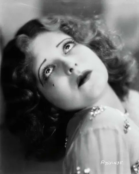 the bow who tied up the twenties tweet media