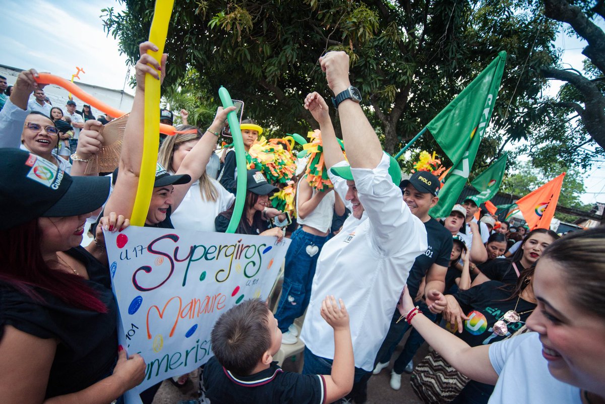 Manaure gracias, me sentí feliz aquí porque recordé a mi pueblo Río de Oro.
Quiero ver este municipio crecer y destacarse por su desarrollo, vamos a trabajar unidos 💪🏻💪🏻
Gracias Popismo en Manaure, orden en la fila que vamos pa’ encima.