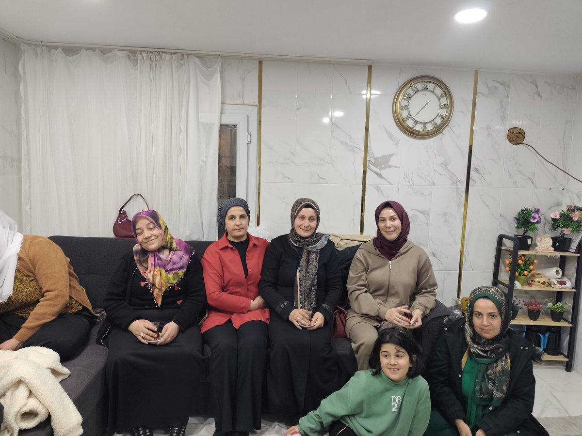 🌙Ramazan Paylaşmaktır;

Sevgi paylaşıldıkça çoğalır✨

Kadın Kolları Başkanımız Sn. Esra Karadaş, yönetim kurulu üyelerimiz ile birlikte hane ziyaretleri yapmaya devam ediyor.

#ramazanbereketi #RamazanRuhunuYaşat