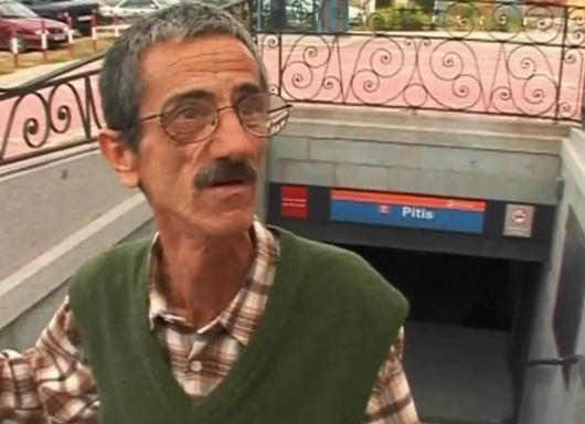 30 years ago today. Danny Boyle's Trainspotting was released. Iconic 90s film. Iconic opening scene in Pitis. Iconic soundtrack.

  “Choose drugs”