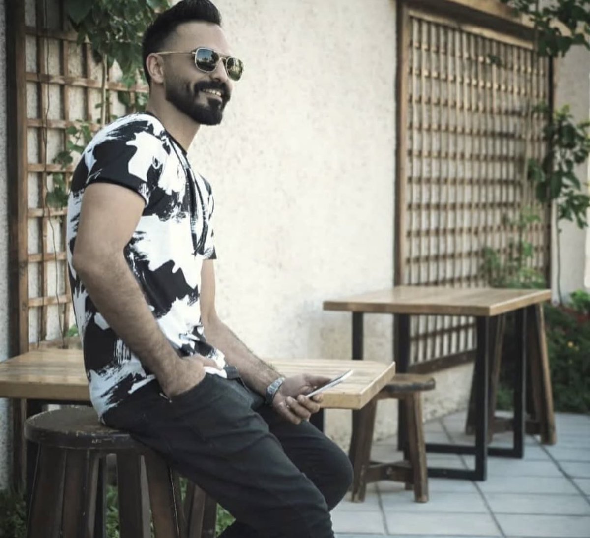 رُژنا tweet media