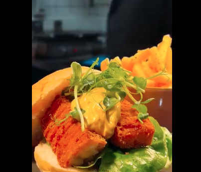 TasteCheshire's tweet image. Café Hollies – Lower Stretton 📍
Good food, great coffee… and keep an eye out for The Hollies Farm Shop amazing Kira’s next-level coffee art 💚☕️
#thehollies #cafe #coffeeshop #eatingoutincheshire #foodie
tastecheshire.com/local-producer…