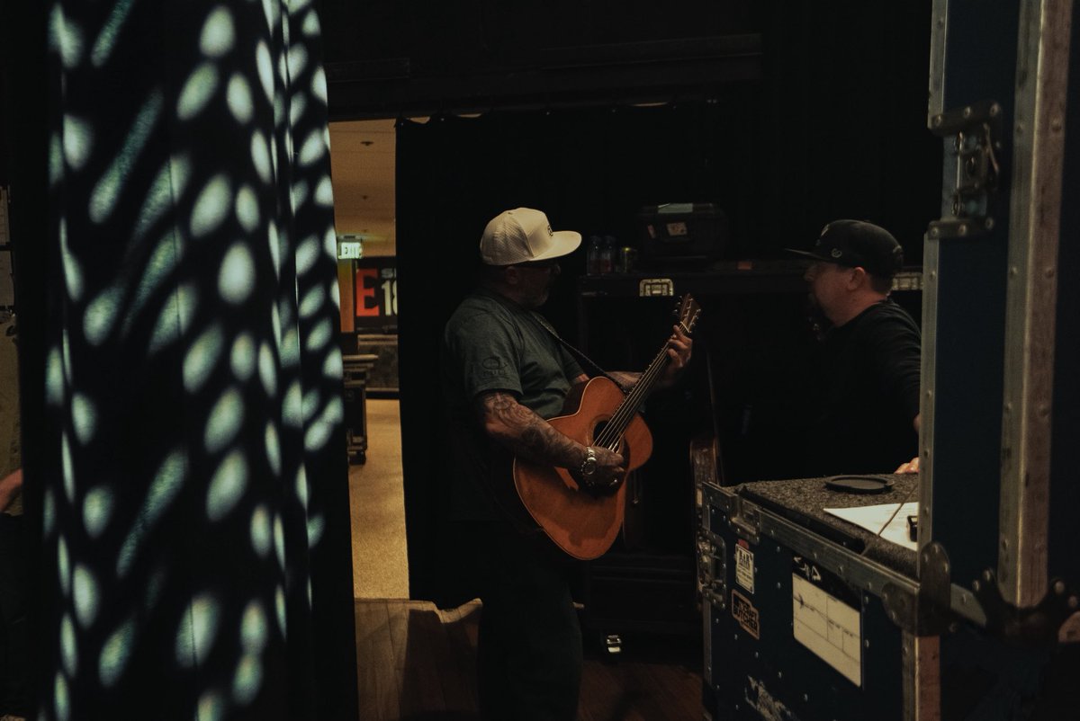 Aaron Lewis tweet media