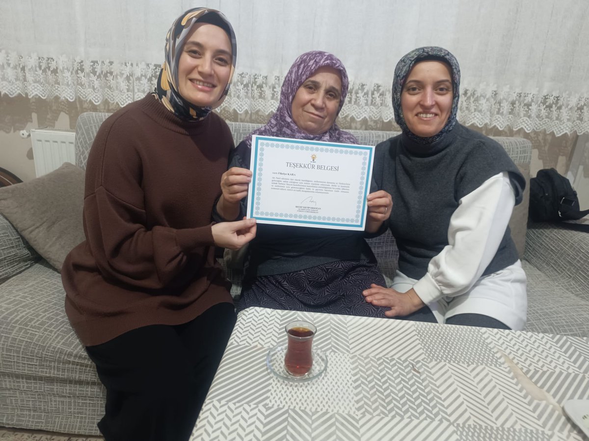 🌙 Ramazan' ın 5. Günü
Ramazan; tüm güzelliklerin bir arada birleşmesidir.

▪️Bu akşam Fikriye hanımın evinde misafir idik.
Güler yüzü ve hoş sohbetleri için kendilerine teşekkür ederiz 🌺

#Ramazan #RamazanBirlikteGüzel
#milletimizleniyetimizbir
