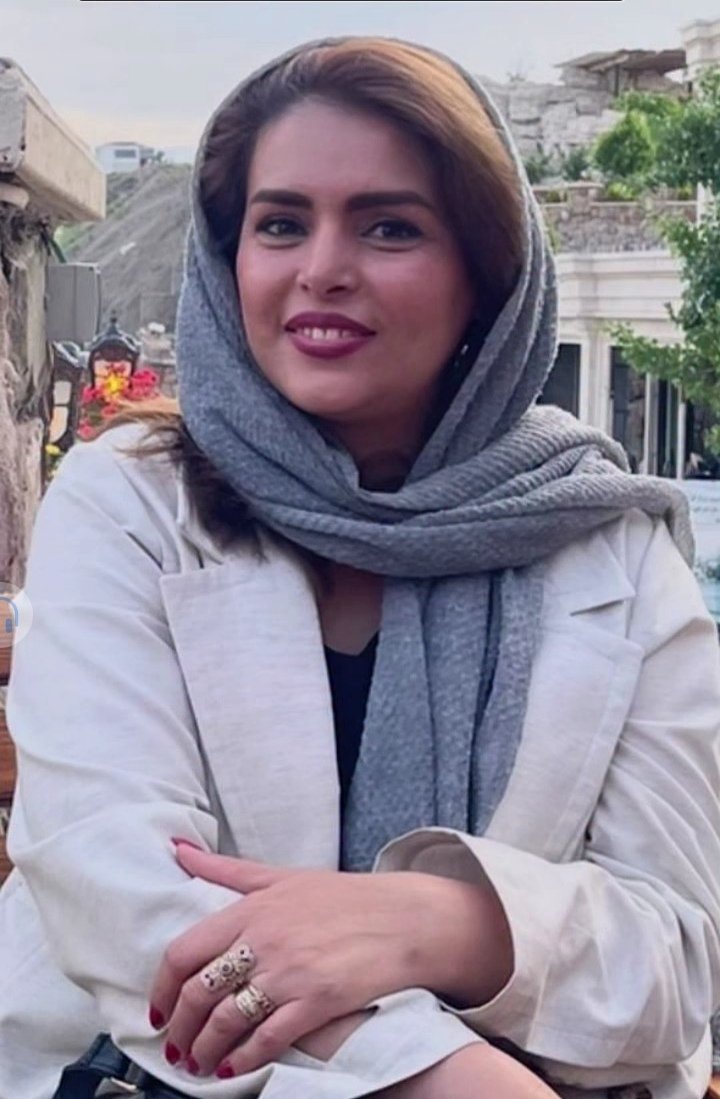corrrdeliiiaaa's tweet photo. ” امید و زندگی من با رفتن او خاموش شد... تنها خواهشم این است که نامِ مادرم را جاودانه نگاه دارید؛ زیرا سوزِ بیهوده مردنِ او، دردی‌ست جانسوزتر از هر رنج دیگر. “
#افسانه_محمدعلیزاده 
/نوشآفرین محیطیان https://t.co/BxMoBmV332