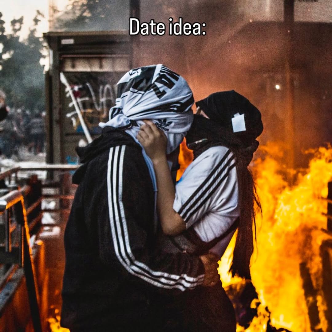 Antifa_Ultras tweet media