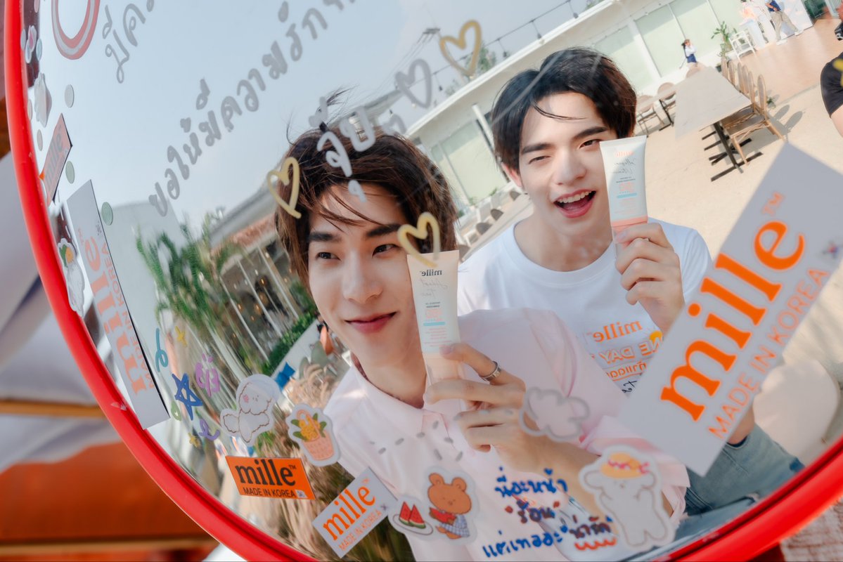 แดดแรงขนาดนี้แต่หน้ายังเป๊ะ ตี๋ตี๋พิสูจน์มาให้แล้ว กันแดดโทนอัพของมิลเล่ ปรับผิวไบร์ทใน 5 วิ ลองเลย 🫶🏻

#มิลเล่ท้าแดดกับตี๋ตี๋ป๋อ #รีวิวมิลเล่ #กันแดดตี๋ตี๋ป๋อ #มิลเล่กันแดดโทนอัพ <a href="/millebeaute_th/">Mille Beaute</a>