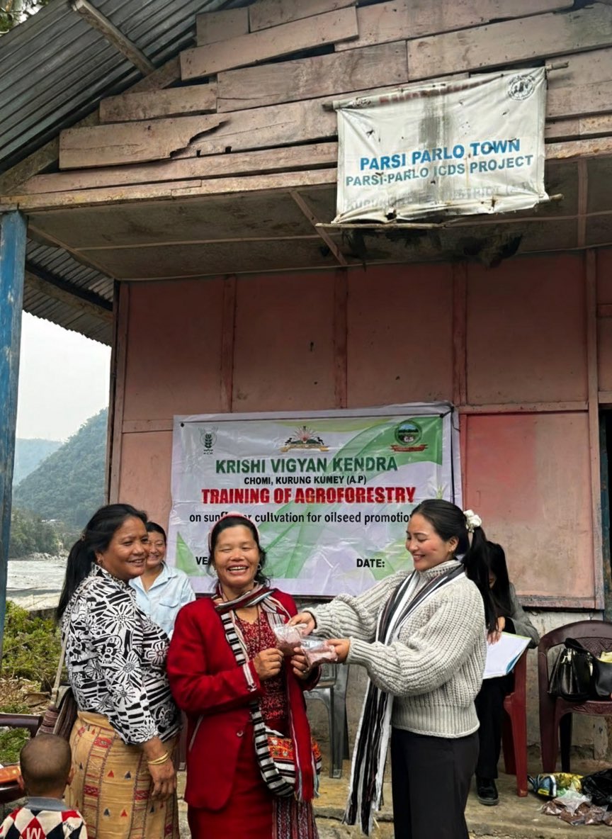 KVK Kurung Kumey organised a training program at Parsi Parlo Circle, K.K,(A.P), focusing on Sunflower Cultivation for Oilseed Promotion. SMS (Agroforestry) highlighted the importance of self oilseed cultivation, encouraging farmers to be self-reliant and adopt organic practices.