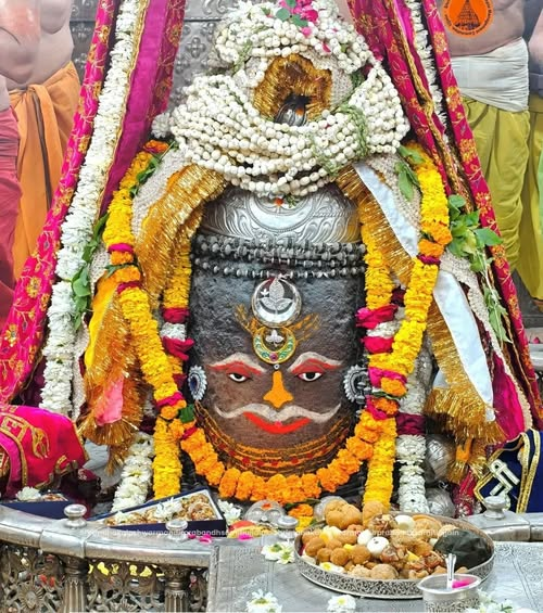 KDevi61204573's tweet photo. 🙏🌹*Jai Shree Mahakal*🌹🙏
*श्री महाकालेश्वर ज्योतिर्लिंग का भस्म आरती शृंगार दर्शन*
*24-02-2026 कण-कण में महादेव* https://t.co/9Ox228H1PX