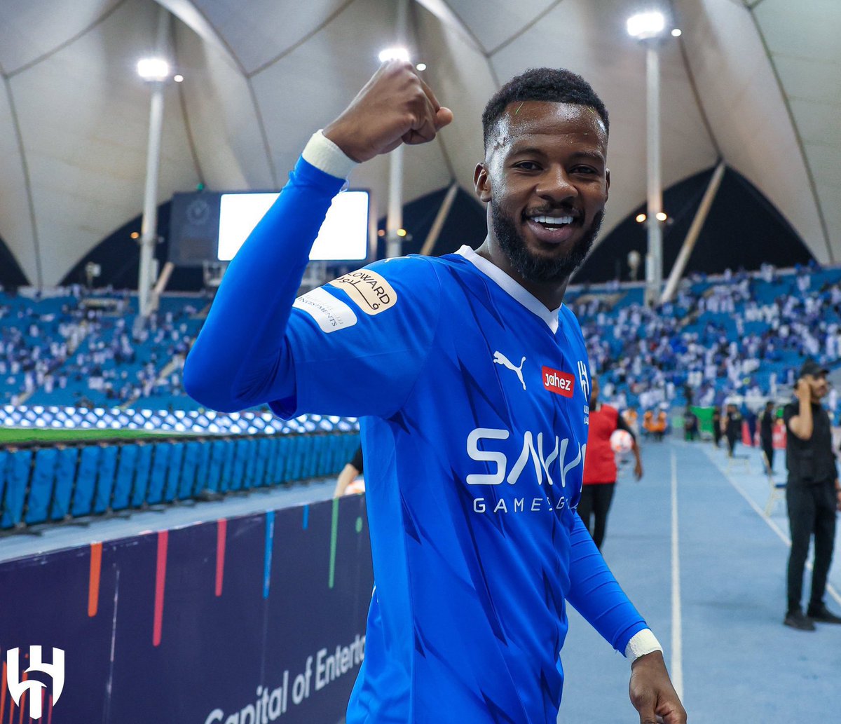 فاز الاهلي امس وتصدر 
يفوز الهلال اليوم ويتصدر 
يتعثر النصر بكرة وترجع الصدارة 

يارب اكرمنااااااا وحققها .. الامل كبير💙