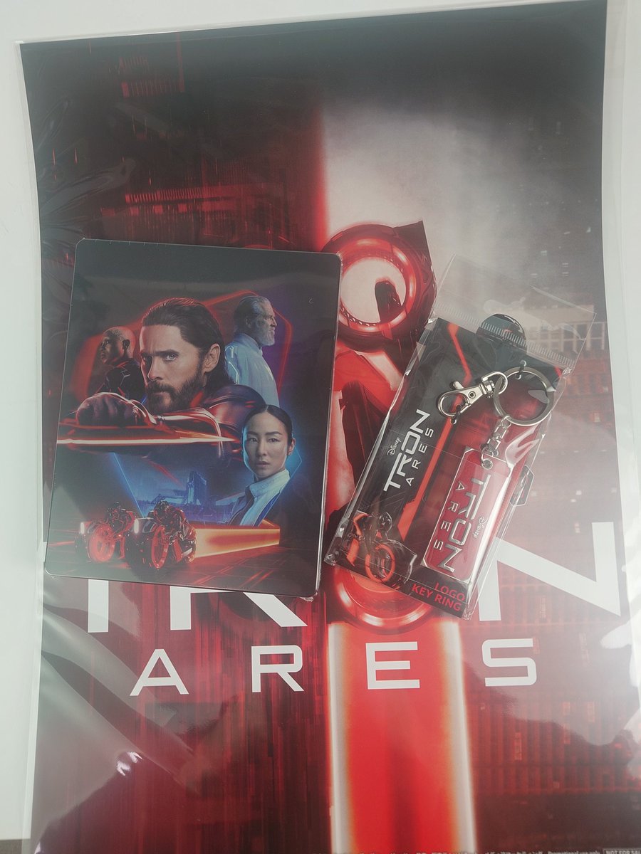 トロン:アレス のスチールブックが着弾。