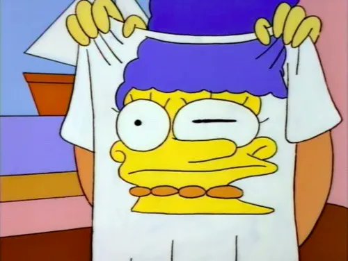 najmias's tweet image. Más o menos así es la foto de la hija de #AndreaDelBoca en el Almohadón que llevó!! 

#GranHermano #GranHermanoArgentina #GranHermanoAr #GeneracionDorada #BigBrother