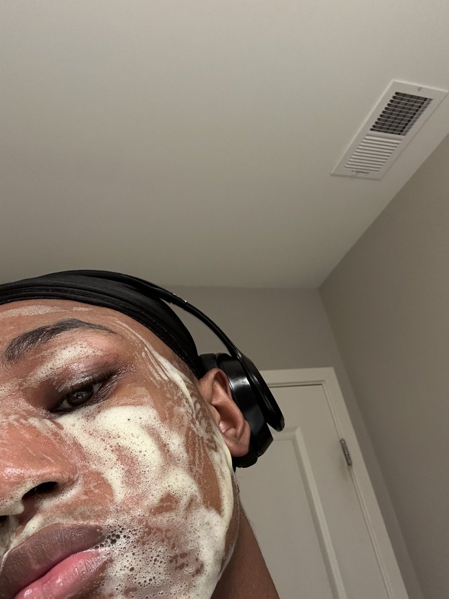 exoticfilezz's tweet photo. Go wash that face! https://t.co/OGDLnGM37F