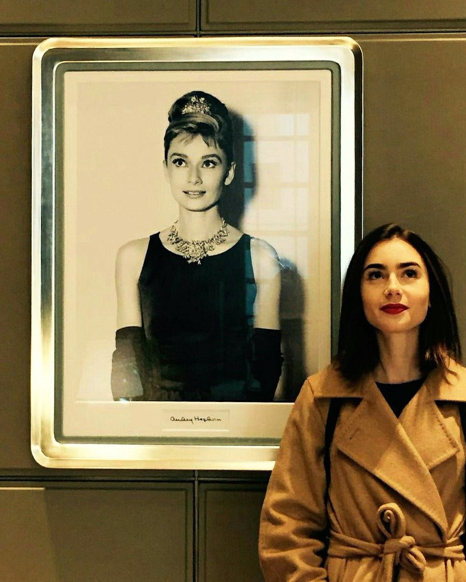 ImagenRetro's tweet photo. Lily Collins dará vida a Audrey Hepburn en una próxima película centrada en la realización de Breakfast at Tiffany’s, el clásico que consolidó su estatus como leyenda de Hollywood. https://t.co/ysMt1JiMe8