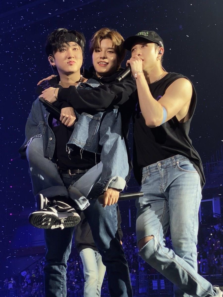 deby 데비✨ tweet media