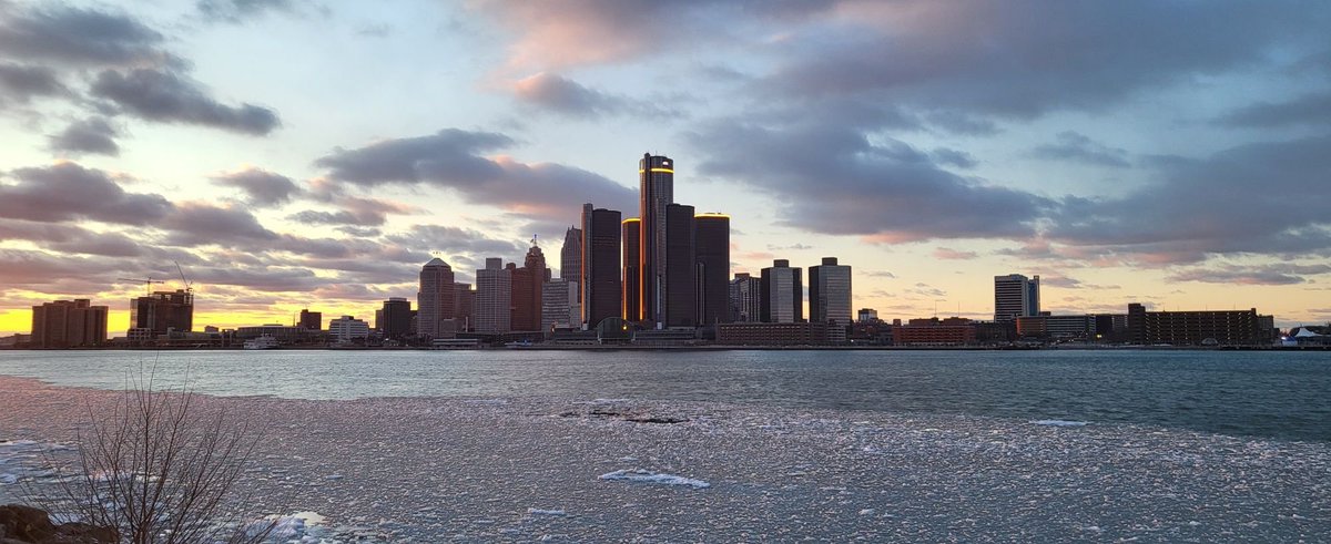 Detroit looked beautiful from the other side this evening.