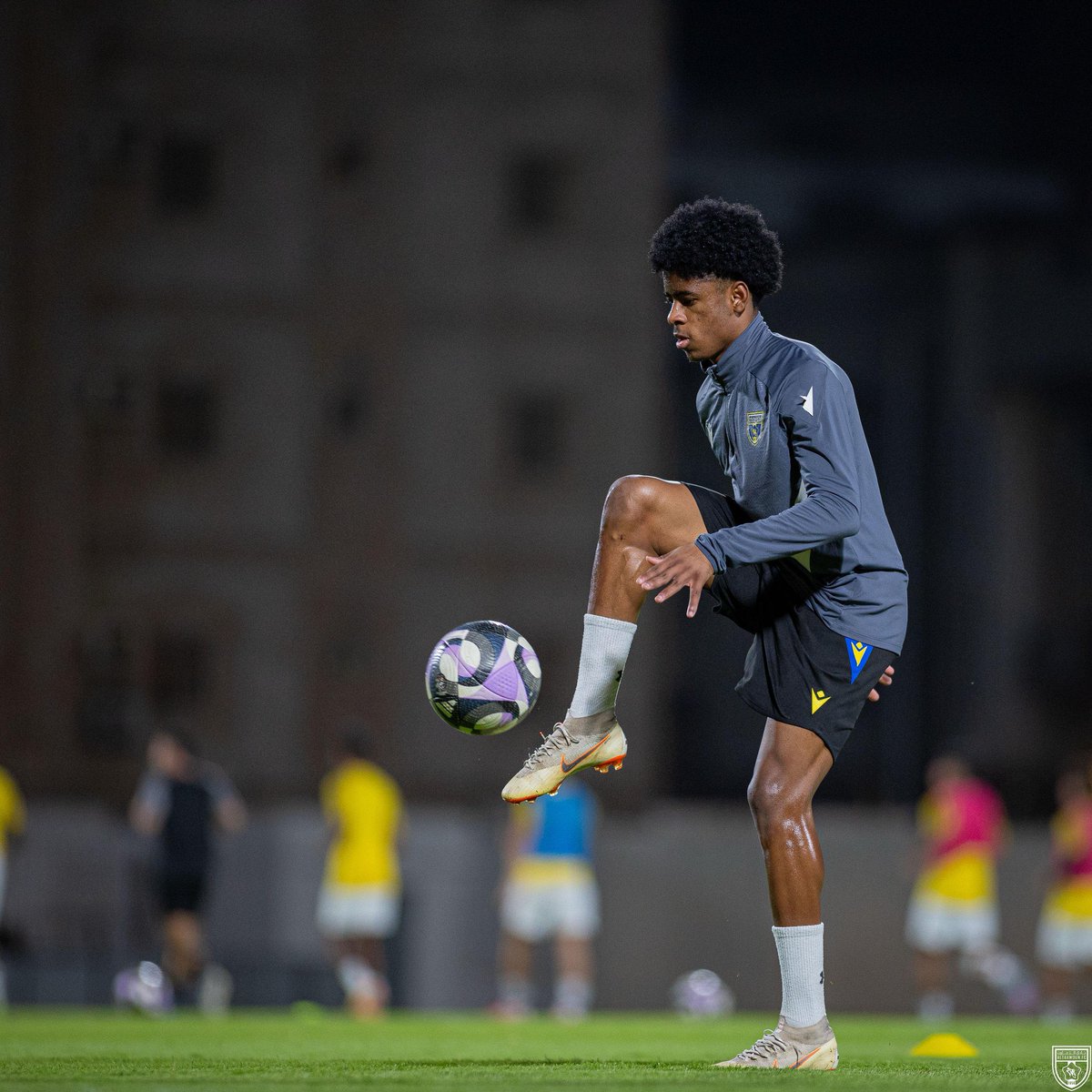 CHARAHILI_39 tweet media