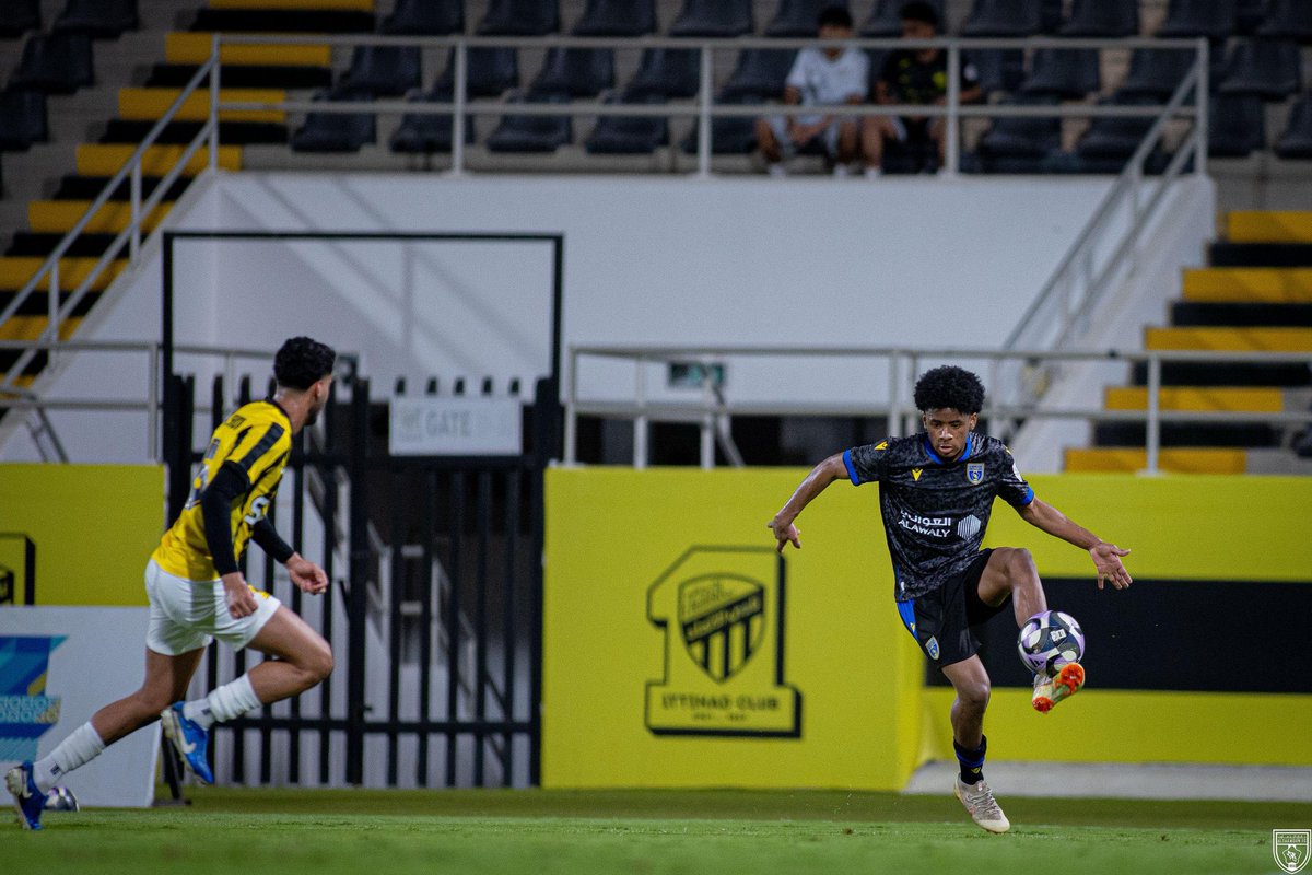 CHARAHILI_39 tweet media