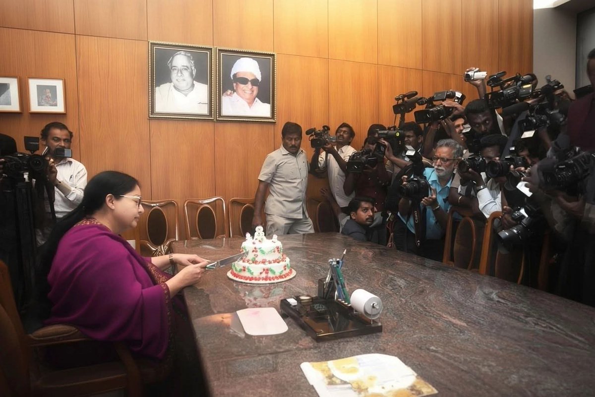 PutukaiA's tweet photo. #என்றென்றும்_அம்மா

@Vijayabaskarofl 

#ADMK_TRY 
@satyenaiadmk @runmanirun https://t.co/akwJtlOwEa