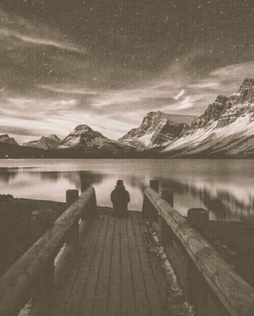 Atardecer_90's tweet photo. "Reuniré a todas
las almas perdidas 
que vagan por esta tierra... 
A todos los que están solos
A todos los que están rotos
A todos los que nunca
encajaron del todo,
los reuniré a todos y
juntos encontraremos 
nuestro hogar..."

      - Athey Thompson. https://t.co/300Md8Ptg1