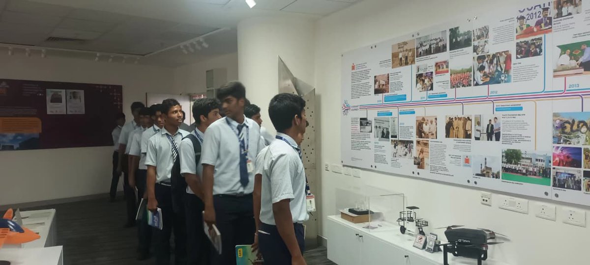 JawaharMedak's tweet photo. Educational tour "IIT Hyderabad" visit by class 11 students from PM SHRI JAWAHAR NAVODAYA VIDYALAYA, Wargal #NVS_HQ #nvsrohyd #nvs https://t.co/KRdM04DrNe