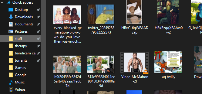 Chainblades🪰 is in hiatus tweet media