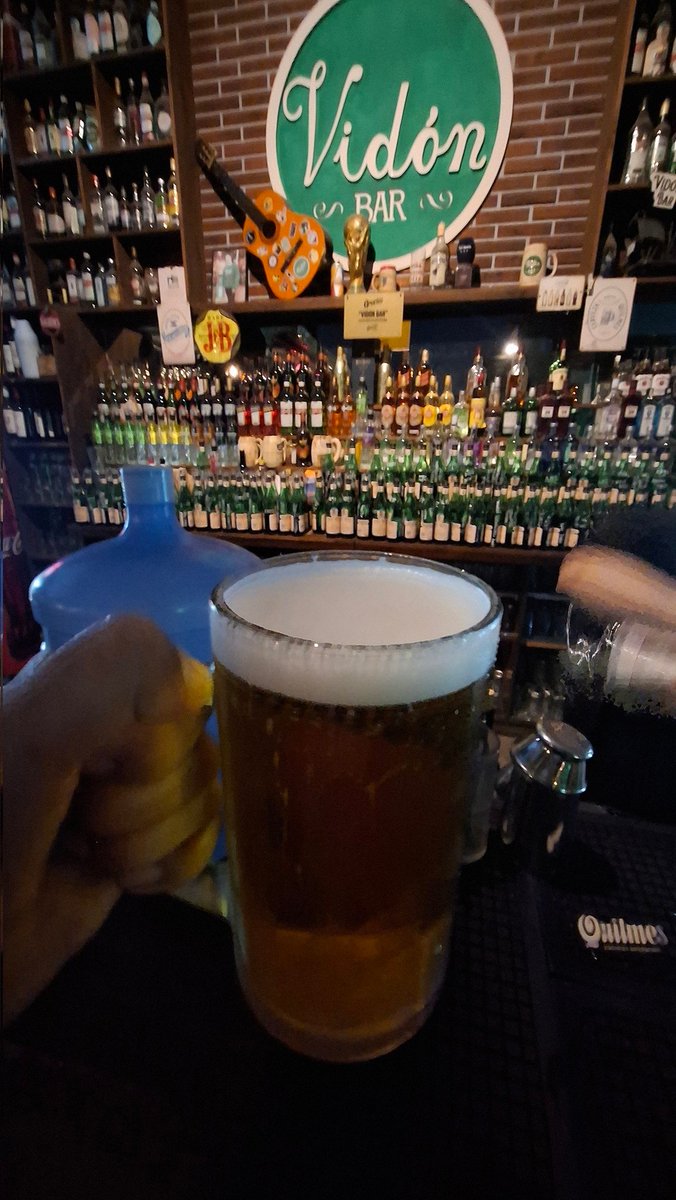 Partido caliente, cerveza fría