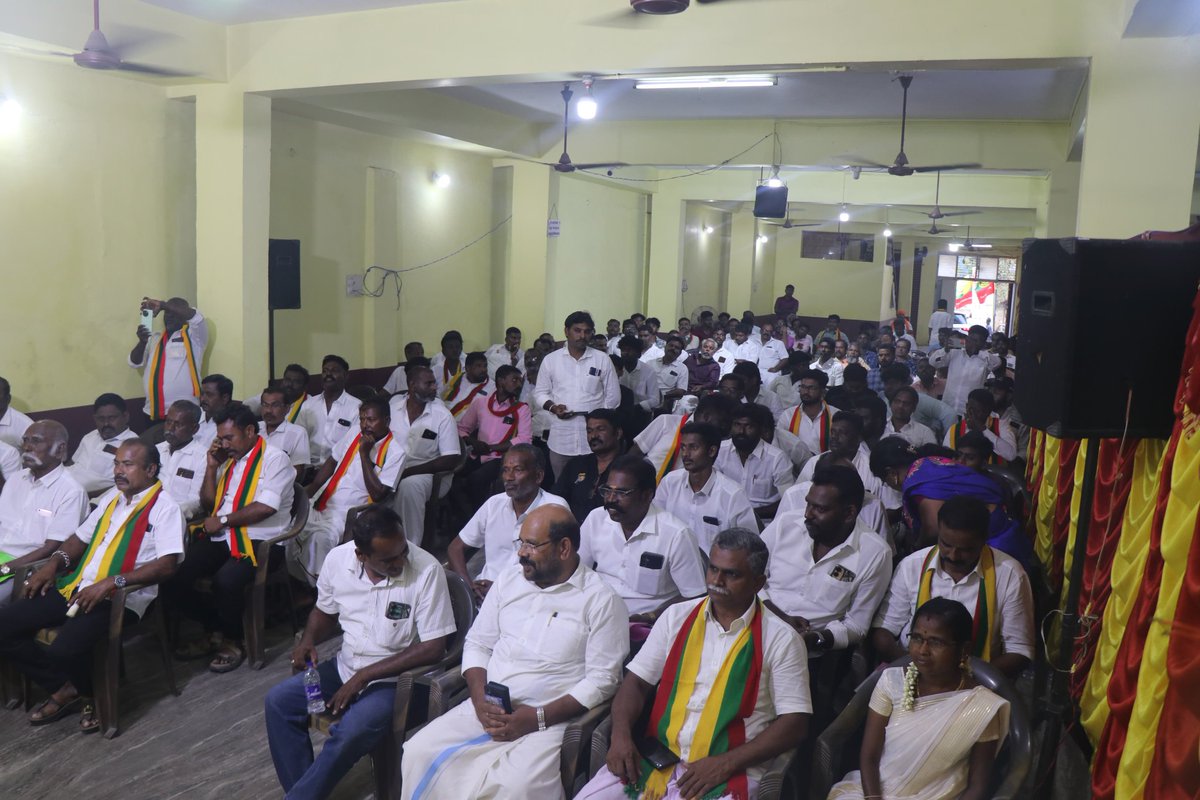 தமிழக வாழ்வுரிமைக் கட்சியின்  திருநெல்வேலி,தென்காசி, தூத்துக்குடி,கன்னியாகுமரி, ராமநாதபுரம், ஆகிய மாவட்டங்களைச் சேர்ந்த ஒன்றியம்,நகரம்,பேரூர் மற்றும் பகுதி ஆகியவற்றுக்கான தலைவர் செயலாளர்களுக்கான கலந்தாய்வுக் கூட்டம் திருநெல்வேலியில் நடைபெற்றது இக்கூட்டத்தில் கட்சியின் வளர்ச்சிப்