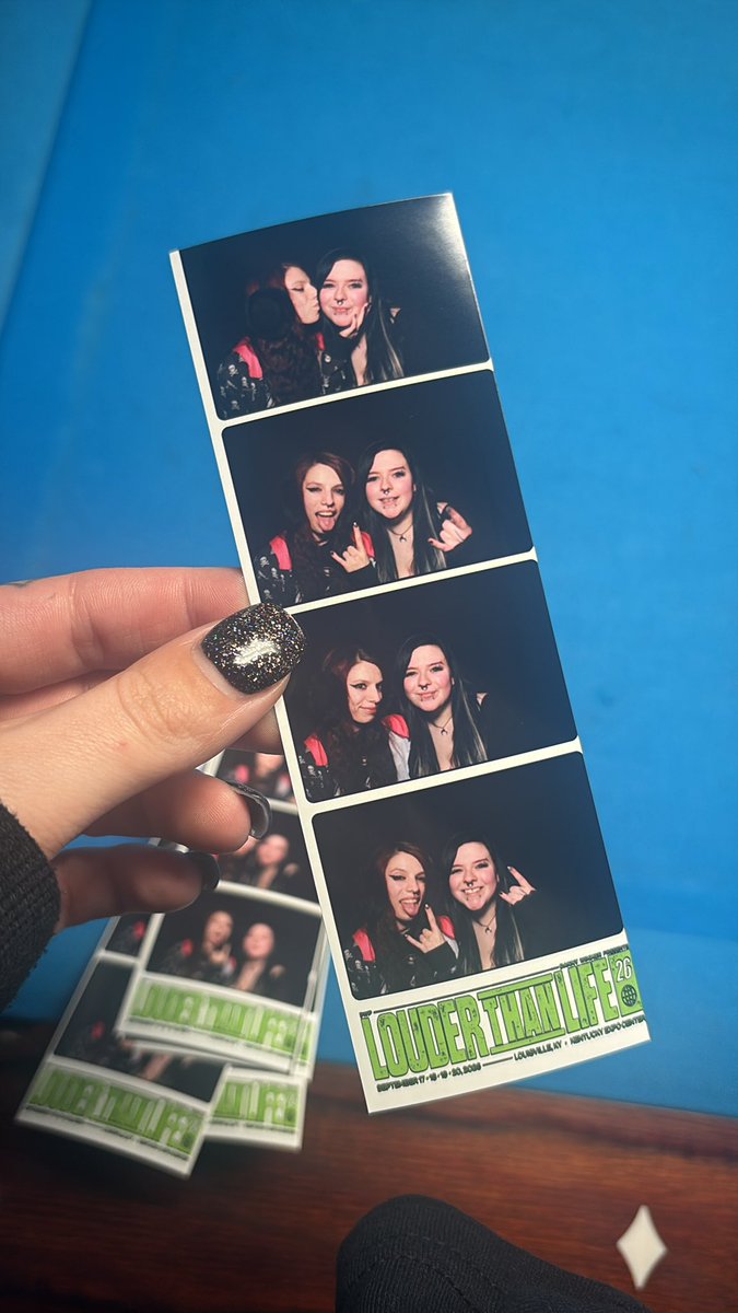 Minerva_no9's tweet photo. Louder than life photo booth at the show tonight! Good time with better friends!! https://t.co/iL7ansE8LW