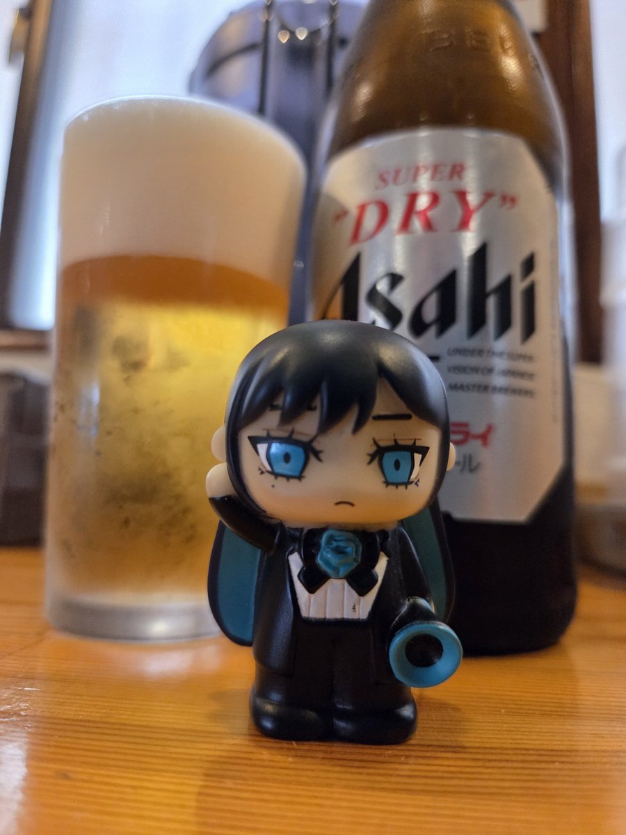 券売機くるまでは飲むつもりなかったのにー すまん、Adoちゃん！