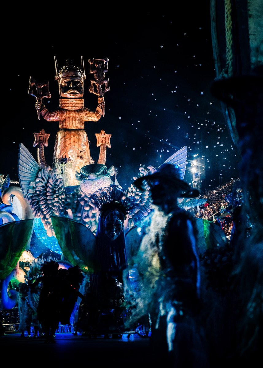 Parte da abertura do desfile oficial da Beija-Flor no carnaval 2026.

Fotos minhas p/ o @carnavalize.