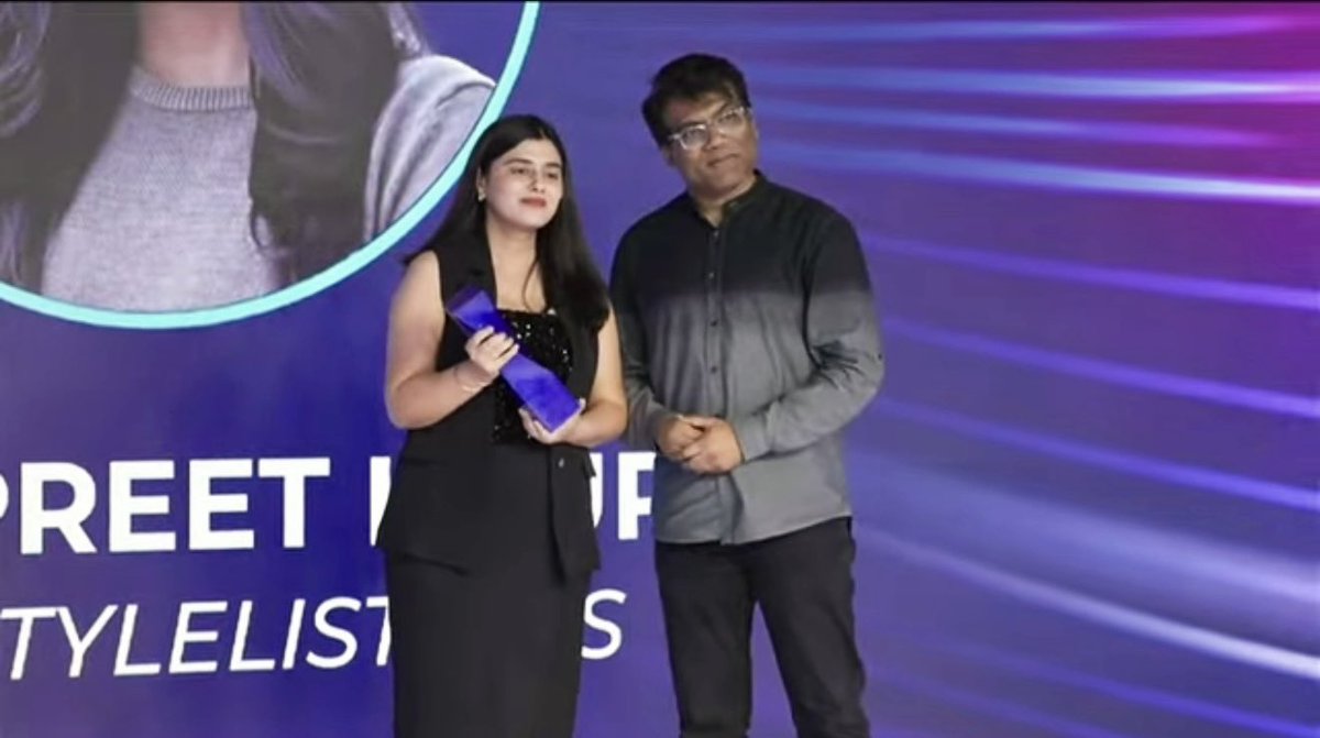 StyleListings tweet media