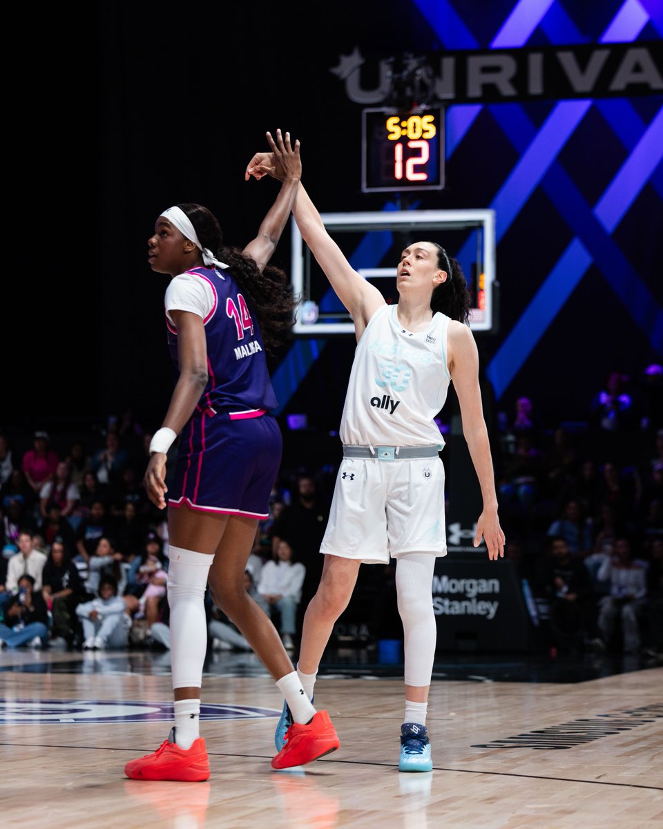 Unrivaledwbb's tweet image. A matchup you don't want to miss 🔥 Mist 🆚 Breeze is LIVE now on TNT, truTV, and HBO Max!