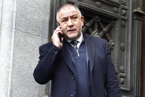 #Cordoba #huida LUIS JUEZ QUISO IR A RENUNCIAR AL PRO PERO NADIE SABE DONDE QUEDA, ASÍ QUE DEJO UN MENSAJE EN EL CONTESTADOR Y  SE PASÓ A LA LIBERTAD AVANZA HASTA QUE INVENTEN OTRO PARTIDO