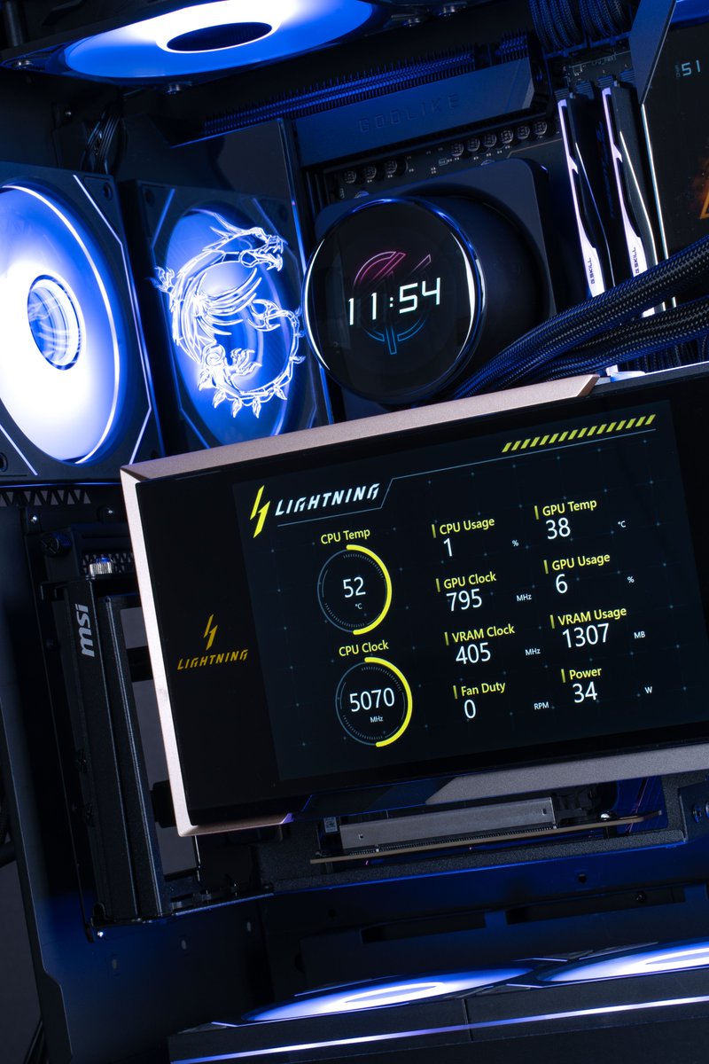 msigaming's tweet photo. What does a "No Limit #PoweredByMSI" PC look like⚡🔥 ?

AMD Ryzen 9 9950X3D
MSI GeForce RTX 5090 Lightning Z
MSI MEG X870E Godlike X Edition
MSI MPG Coreliquid P13 360
MSI MEG Maestro 700L PZ
MSI MEG Ai1600T 80+ TITANIUM
MSI SPATIUM M570
GSKILL 2x32GO DDR5

Build by @materielnet https://t.co/9opuaWorfM